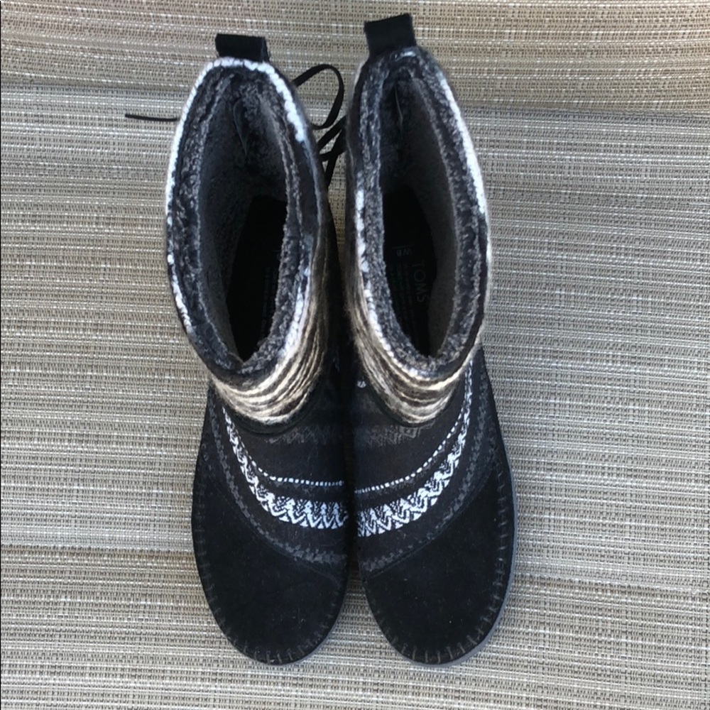 NWOT Toms Nepal Boots